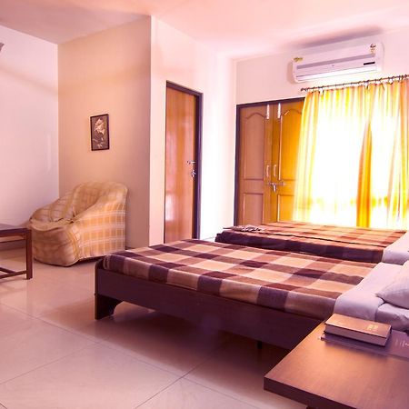 Hotel Rajawas Dibrugarh ภายนอก รูปภาพ