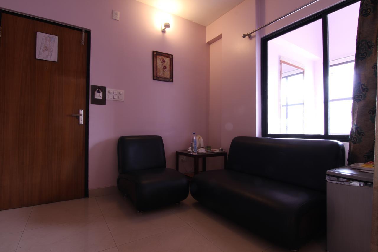 Hotel Rajawas Dibrugarh ภายนอก รูปภาพ