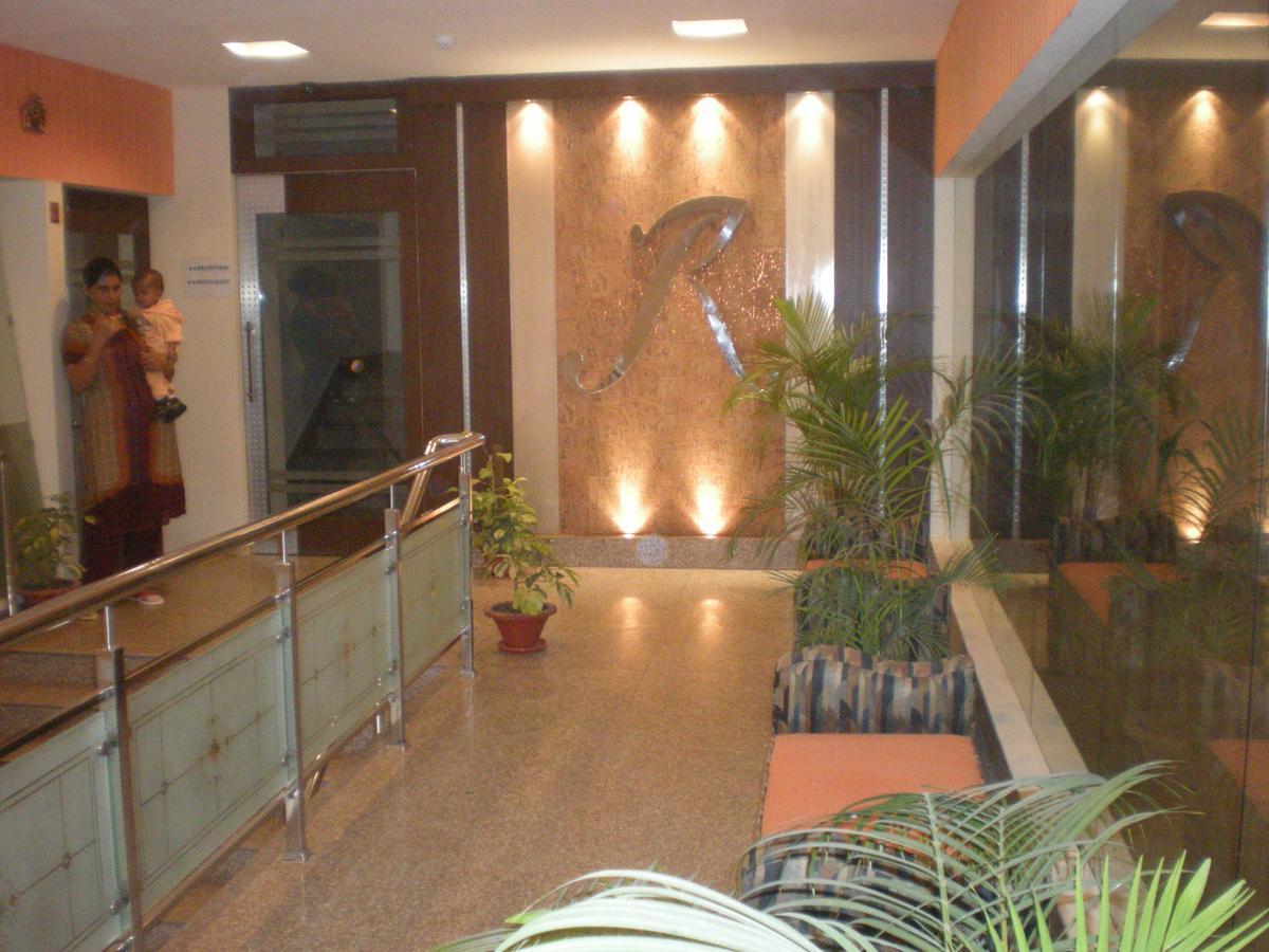 Hotel Rajawas Dibrugarh ภายนอก รูปภาพ