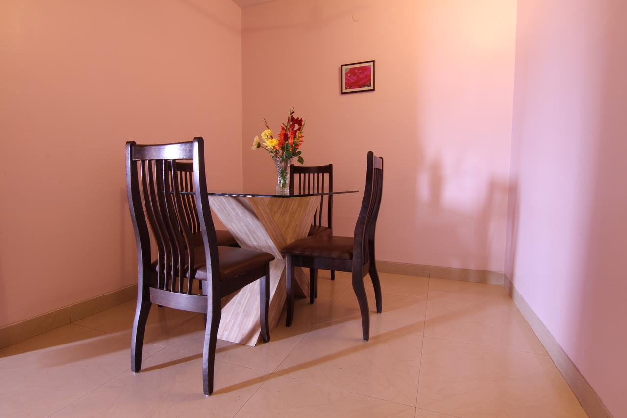 Hotel Rajawas Dibrugarh ภายนอก รูปภาพ