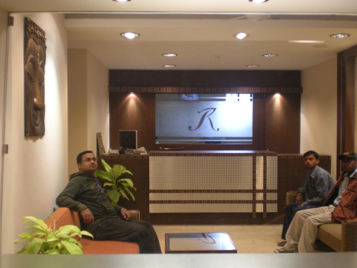 Hotel Rajawas Dibrugarh ภายนอก รูปภาพ